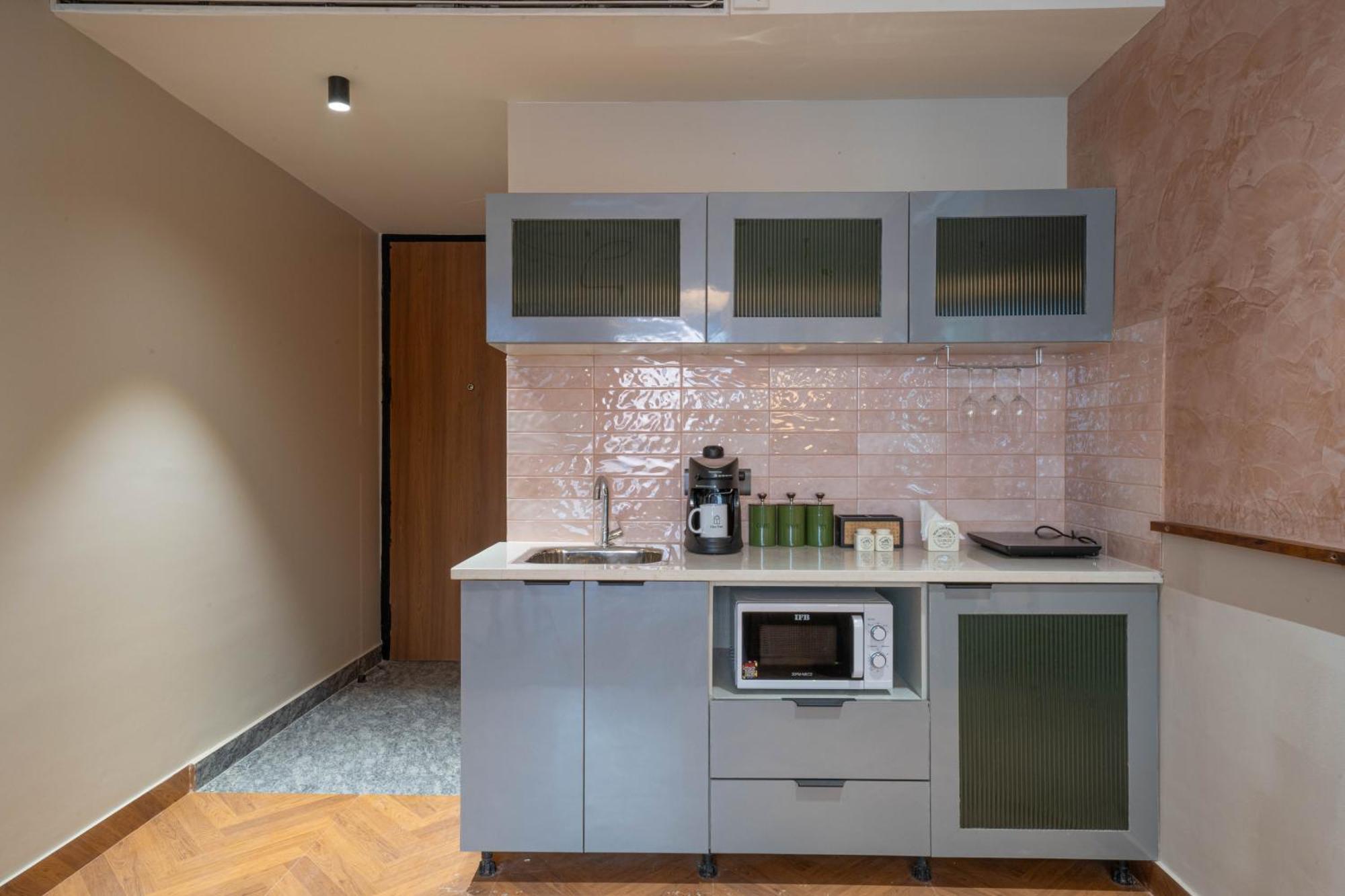 Boutique Hotel By One Tree 古尔冈 外观 照片